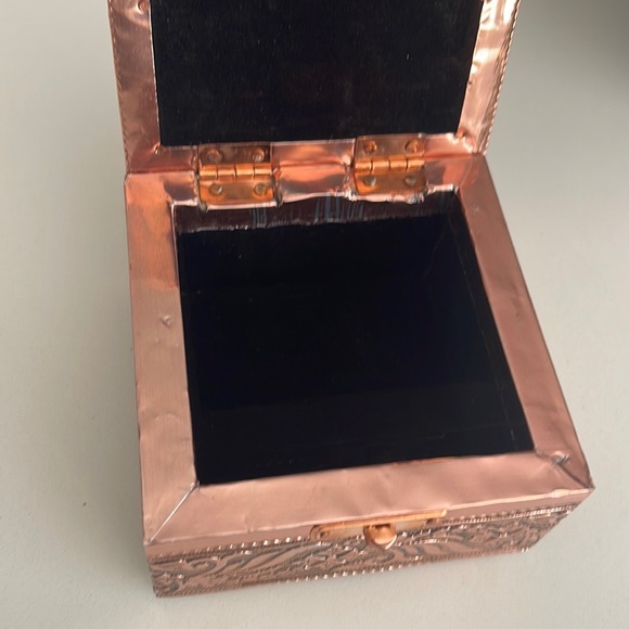 New Handcrafted In India Small Jewelry Box - Picture 10 of 12